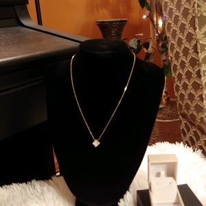 14K Solid Gold Necklace w/ Mother of Pearl pendant